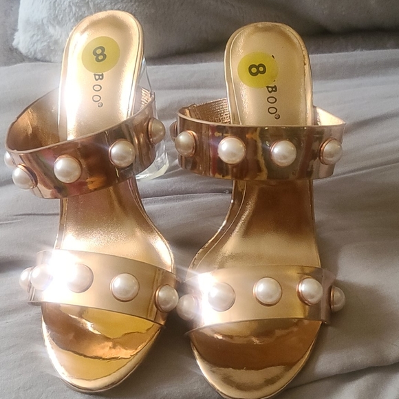 Shoes - Picture 2 of 5